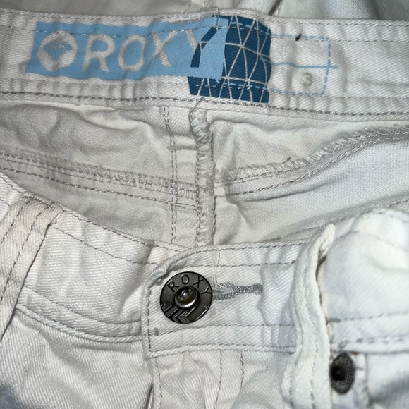 NWOT Roxy Distressed White Cut-off Shorts in size 3 - Picture 4 of 6
